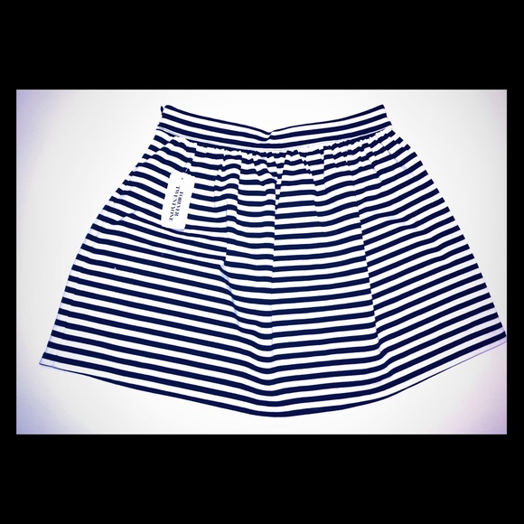 Forever 21 Dresses & Skirts - Forever 21 Short Skirt